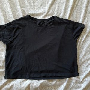 Lululemon cropped shirt